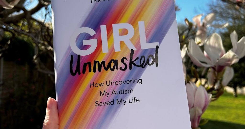 In her book Girl Unmasked author Emily has bravely shared about her anxiety, panic attacks and depression. She openly discusses her mental health difficulties along with her challenges with OCD, self-harm and suicidal thoughts. <a href="/itsemilykaty/">Emily♡</a>
Read more: lttr.ai/AZ3Q5
