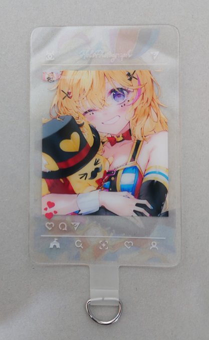 セットについてくるフォンタブですもう一つセットについてくるキーホルダーもフォンタブにこんな感じで付けれますbもちろんつけなくても😄 スマホの裏にポルカちゃんを忍ばせたり飾ったりしてねb 
