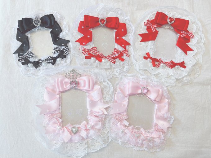 お品書きに書き忘れてしまったのですが、冬コミではハンドメイドのトレカデコケースを5点持っていきます🙏🏻💗
2枚目はチェキカードを入れたサンプルです!
ぜひお手に取っていただけたら嬉しいです…🫶