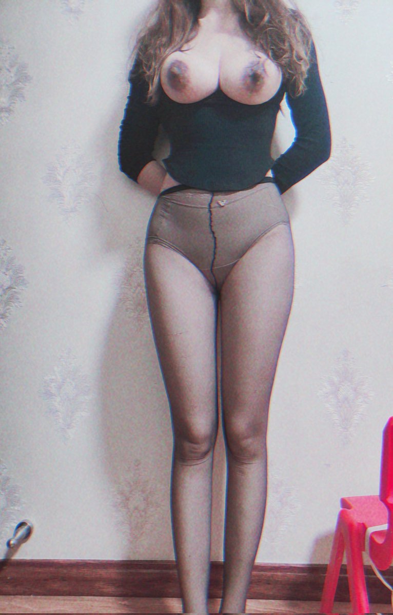 大姨妈正光临，兄弟们只看奶子吧