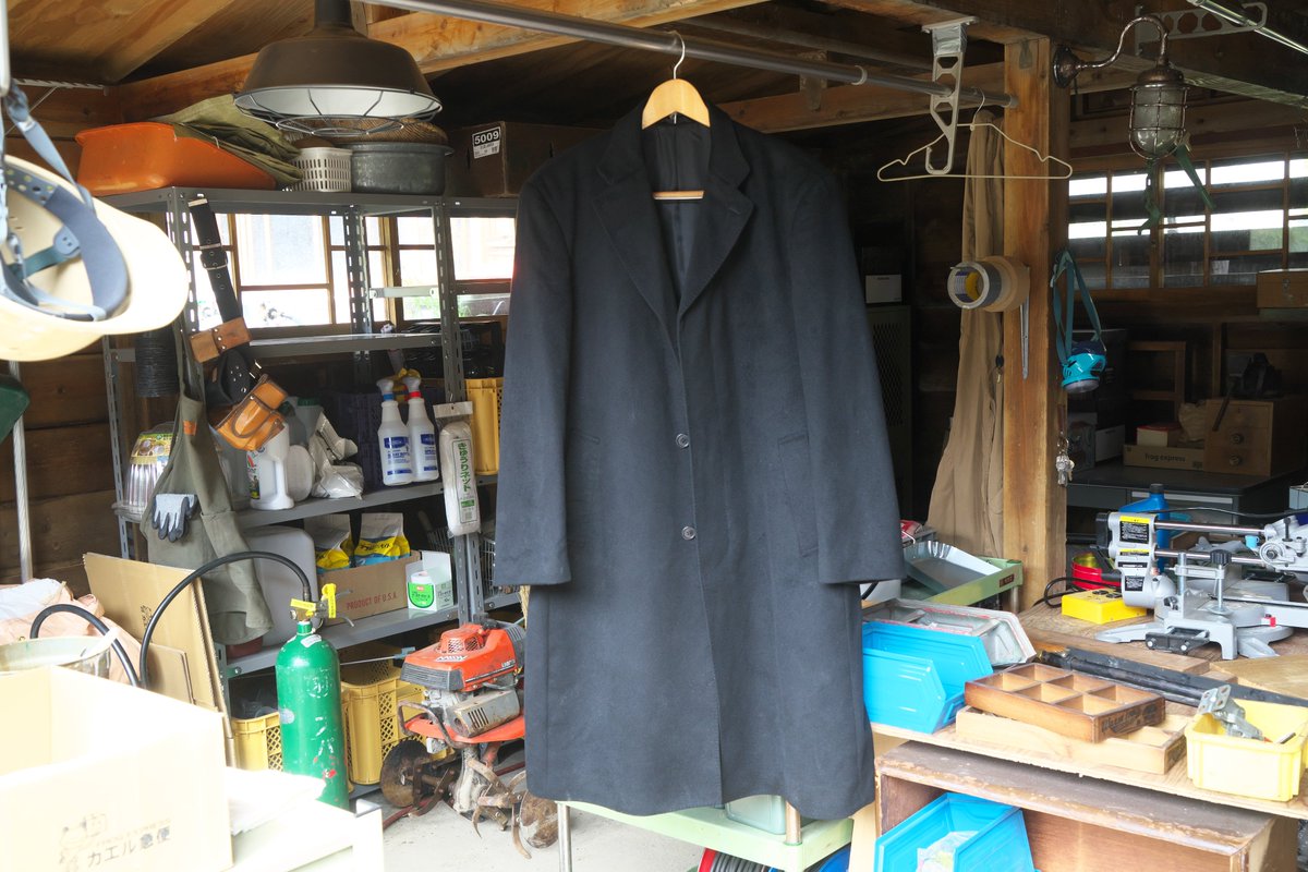 ◤#室井家の風景 🏠◢ 室井のトレードマークのロングコート。 🎬 #室井