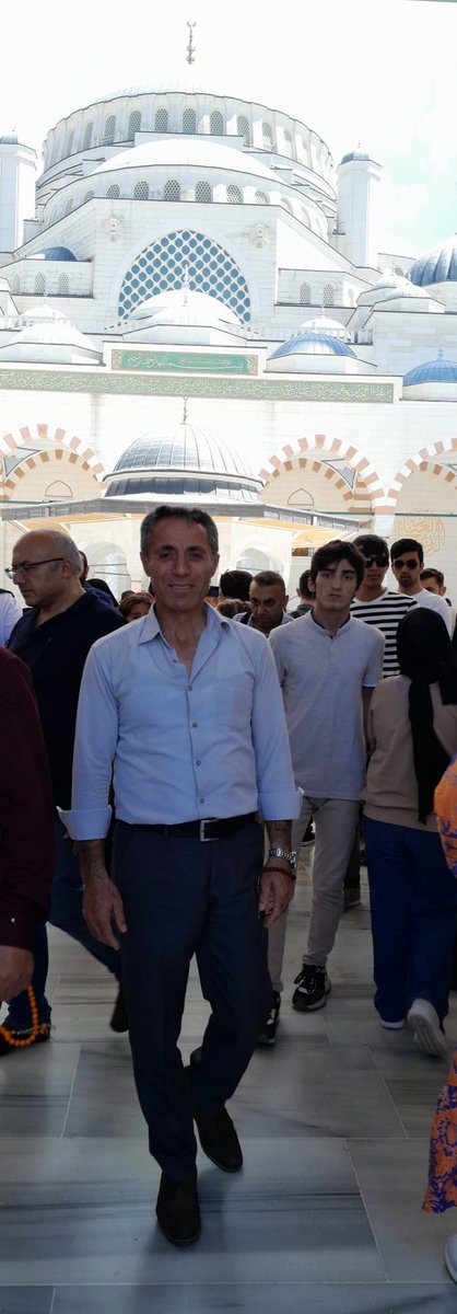 -Ey Rabbim! Dinimizden dolayı bizi zillete düşürmeye çaba sarf edenlere fırsat verme. Bizleri İslamın yolundan ayırma. Amin..Hayırlı cumalar <a href="/Ahmet_Davutoglu/">Ahmet Davutoğlu</a> <a href="/aoguzkaraoglu/">A. Oğuz Karaoğlu</a> <a href="/GelecekPartiTR/">Gelecek Partisi</a>