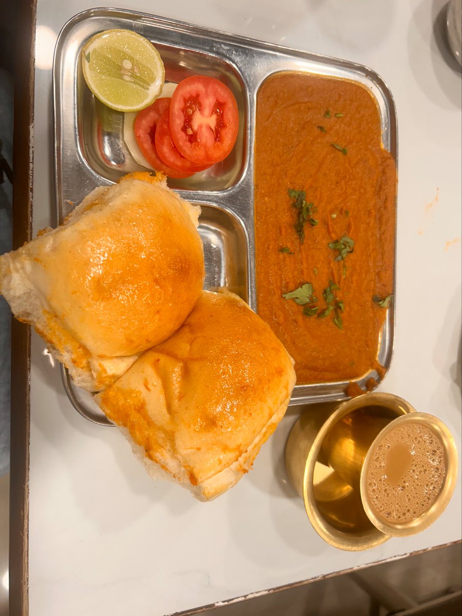Himalaytrekker's tweet image. Paav Bhaaji &amp;amp; Filter Kaapi is certainly a terrific combo ! 🔥🤟

#MumbaiKiPavBhaji #Mumbai #FilterKaapi #TeamKaapi #TeamCoffee #theme_pic_India_foodies