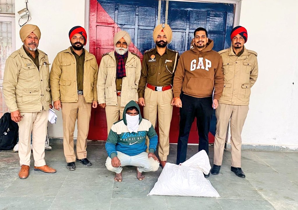 BathindaPolice's tweet photo. Under the anti-drug campaign, Bathinda Police (PS Nehianwala) arrested a person and recovered 09 kg of Ganja from his possession. 

Bathinda Police remains committed to taking action against drugs. #ActionAgainstDrugs https://t.co/v4fIUkuDhy
