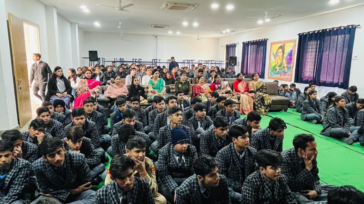 HazelmoonSchool's tweet image. This pioneering effort aimed to educate students about existing online threats and provide them with the knowledge to navigate this complex landscape effectively. 

#thms