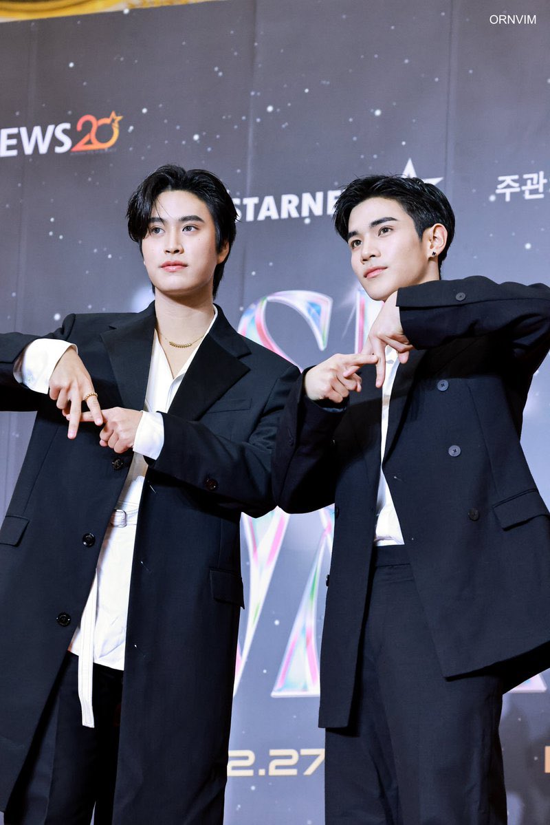 mylifegemfourth's tweet photo. GEMFOT x AAA2024
#AAA2024xGeminiFourth

so proud of them🥺🤍

Seoul Music Awards:            Asia Artist Awards: https://t.co/yi3N7q8JFv