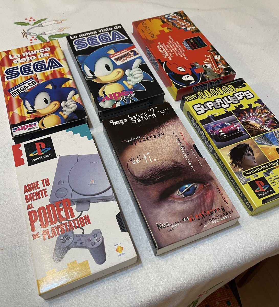 FreaksBits's tweet photo. Fer àpats nadalencs a casa la família és redescobrir tresors del passat❤️
@hobby_consolas #PlayStationMagazine #SuperJuegos #demos https://t.co/Kgn1luvWbb