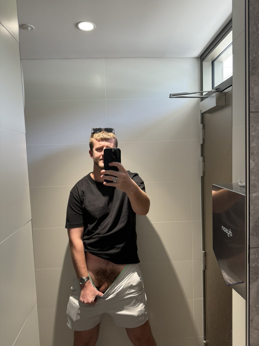 RT if you’re playing with my cock in public 😈😈