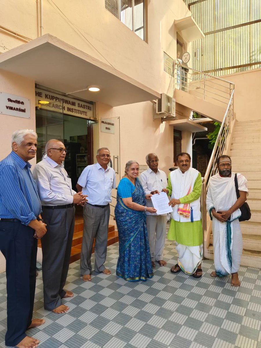 CentralSanskrit's tweet photo. The Hon'ble #ViceChancellor of @CentralSanskrit Prof Srinivasa Varakhedi Sir feels delighted  to be  the part of a  glaxy of  the  glittering 🪩 stars and pioneers of  #Sanskritworld at  The Kuppuswami Sastri Research Institute (#KSRI) in connection  to some #academicaffairs  .
  The meeting was graced  by Padma Bhushan , Sri Gopal Swamy, Ex  IAS & Chief  Election Commissioner  of India (#CEC), Sri. Raghavan, IPS, Sri Kalidas, Dr. Balasubramanian , Director ,#KSRI, Dr. Kameswari ,Ex Director, Dr. Sita, Secretary KSRI , Sri Srikanth  Secretary  Sanskrit College, Sripathi Ex,  Under Secretary , Govt of India etc.@PMOIndia @rashtrapatibhvn @PTI_News
@PIB_India @ANI @_DigitalIndia @thatsTamil @Oneindia @EduMinOfIndia @AmritMahotsav
 It is very pertinent  to mention here that the  #KSRI  is an institution which is dedicated to extensive thirst area for #Sanskrit & #IndianknowledgeSystem @IKS_Media @MinOfCultureGoI @ugc_india @slbsnsu @NSUTirupati @vishwavidalaya @SamPromotion
@SB_Delhi  @CommissionAnd  @iccr_hq
@ICPRDelhi
- Professor incharge Media Cell, Dr Ajay Kumar Mishra ,CSU,Delhi .