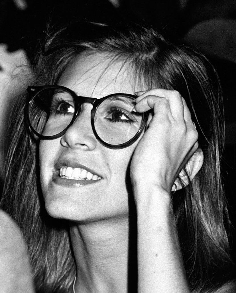 8 years ago today, we lost the irreplaceable #CarrieFisher  💔💔