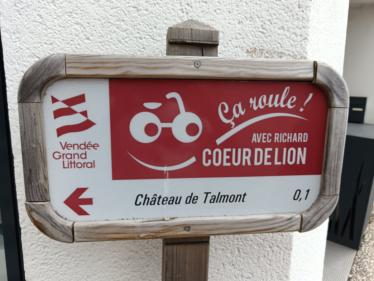 Vient de paraître ds la revue Belphégor mon article sur Moyen Âge &amp; marketing territorial. A lire aussi les contributions de la fine fleur du médiévalisme <a href="/HMedievale/">Histoire Medievale</a> <a href="/breton_justine/">Dr. Justine Breton</a> <a href="/AgeMoyen/">Actuel Moyen Âge</a> 
journals.openedition.org/belphegor/6341
#medievaltwitter #moyenage #MarketingStrategy #marketing