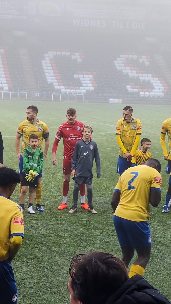 Geohay_SWFC's tweet image. JINGLE BELLS JINGLE BELLS,JINGLE ALL THE WAY. OH WHAT FUN IT IS TO SEE THE VAUXHALL WIN AWAY.

Great away day win. The boy loved being mascot too!
