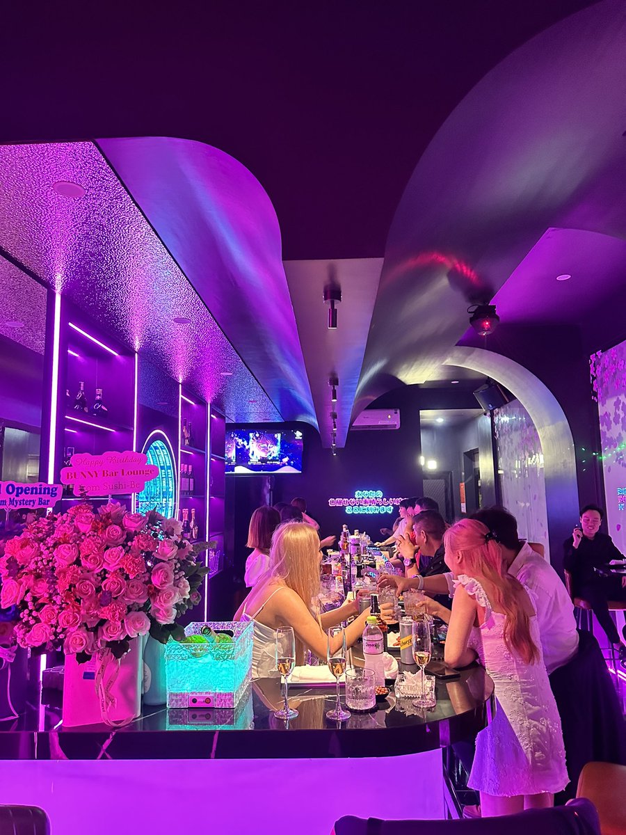 bunnybarlounge's tweet photo. お待ちしております💓

𝘽𝙐𝙉𝙉𝙔 𝙂𝙞𝙧𝙡𝙨𝘽𝙖𝙧＆𝙇𝙤𝙪𝙣𝙜𝙚 https://t.co/T0sKt0XBre