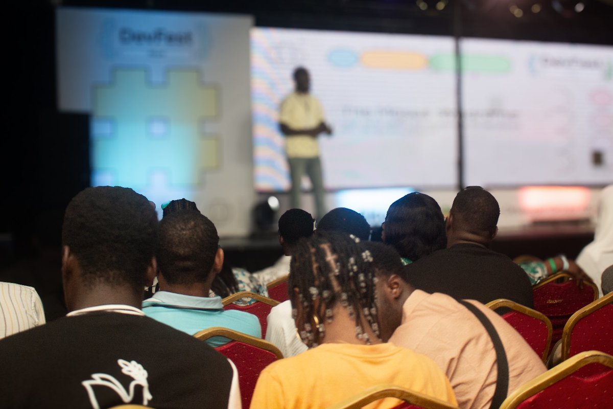 🌍✨ Had the honor of speaking at Google DevFest Akure 2 weekends ago! I shared my framework for building successful products in emerging communities, one that’s guided me through leading 4 impactful organizations:

🚀 @Learnpally: Bringing Pan-African access to Short Courses &amp;