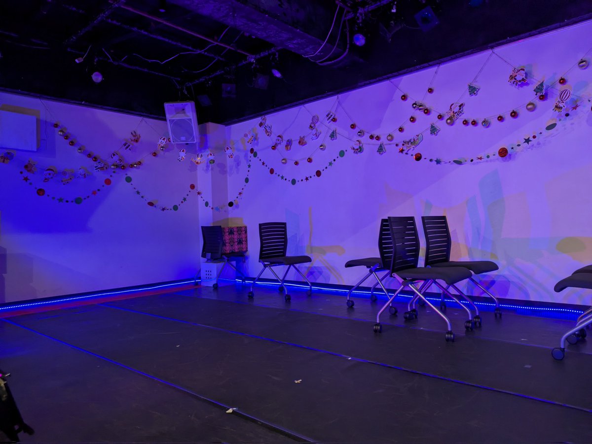 『響(ふ)るえて、届け』
ありがとうございましたー！！
7公演中3公演入りましたが、結果的に全てが繋がる、約2時間を通して全部が綺麗にまとまる感覚は爽快でした✨️
最高のクリスマスをありがとうございました！

#ふるえてとどけ 
 #ちゅらヒカムナ