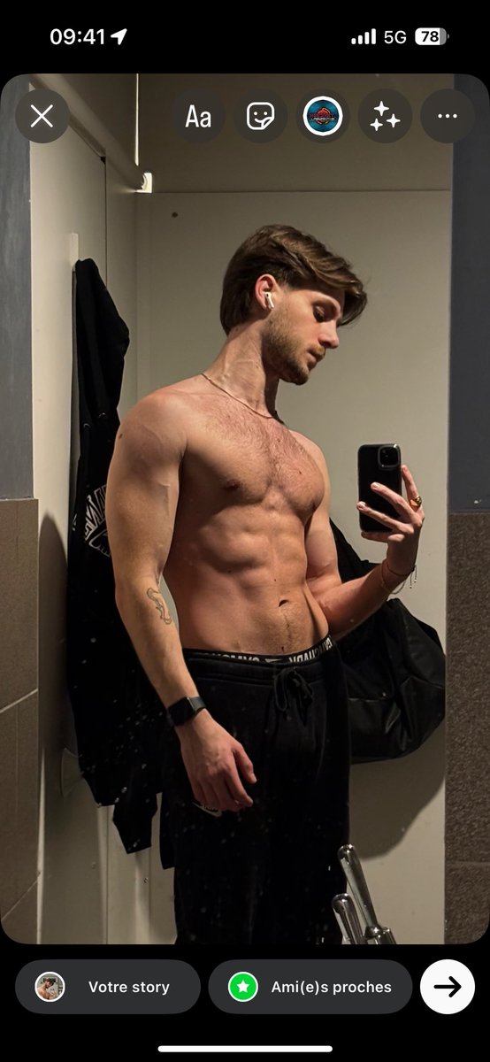 Dzeusjly's tweet photo. Je poste laquelle en story ? https://t.co/KkIgqAwDhH