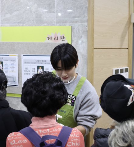 봉사 다녀온 현재를 모아모아,,,
아ㅠㅠㅠㅠㅠ 강아디 너무 착해 진짜……….