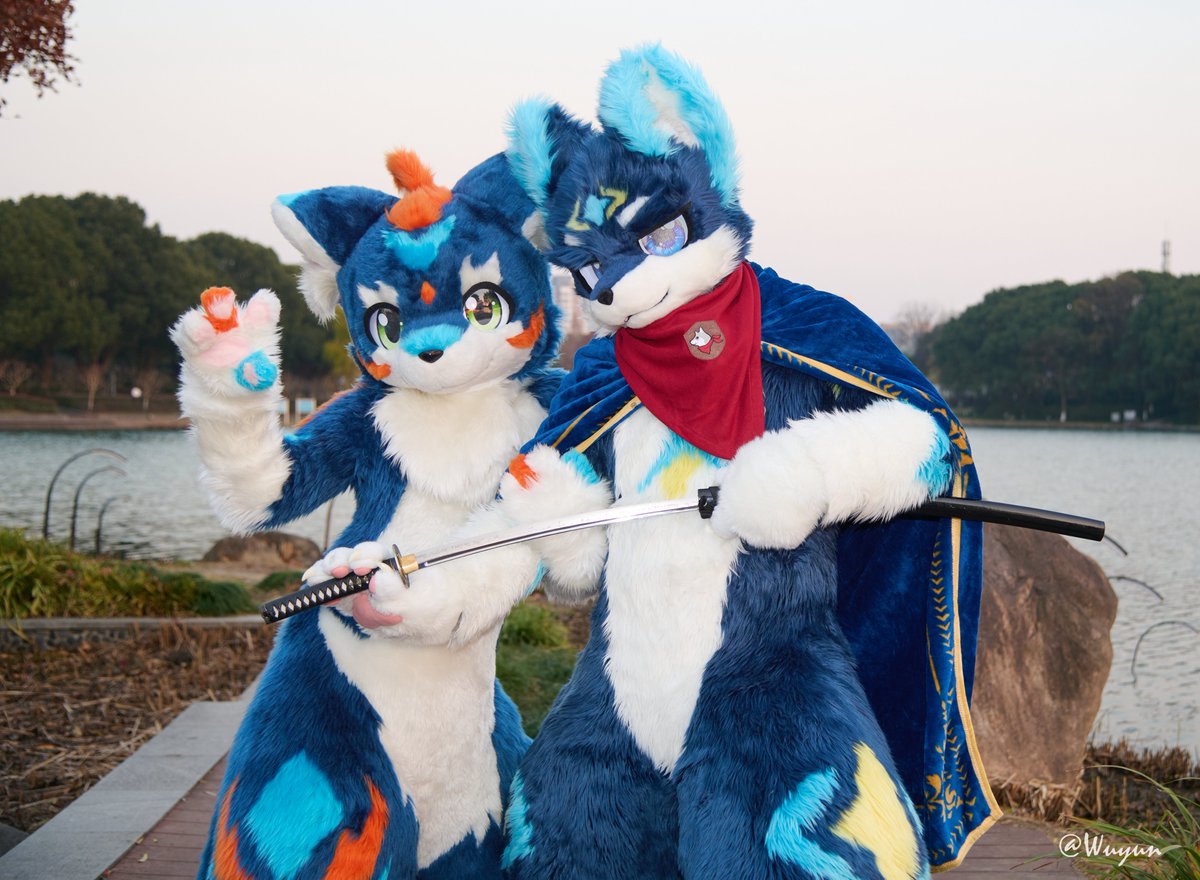 從屏幕裡到面對面
<a href="/fw_rion_/">リオン</a>
📷：<a href="/MituLittle/">乌云</a>
 #FursuitFriday