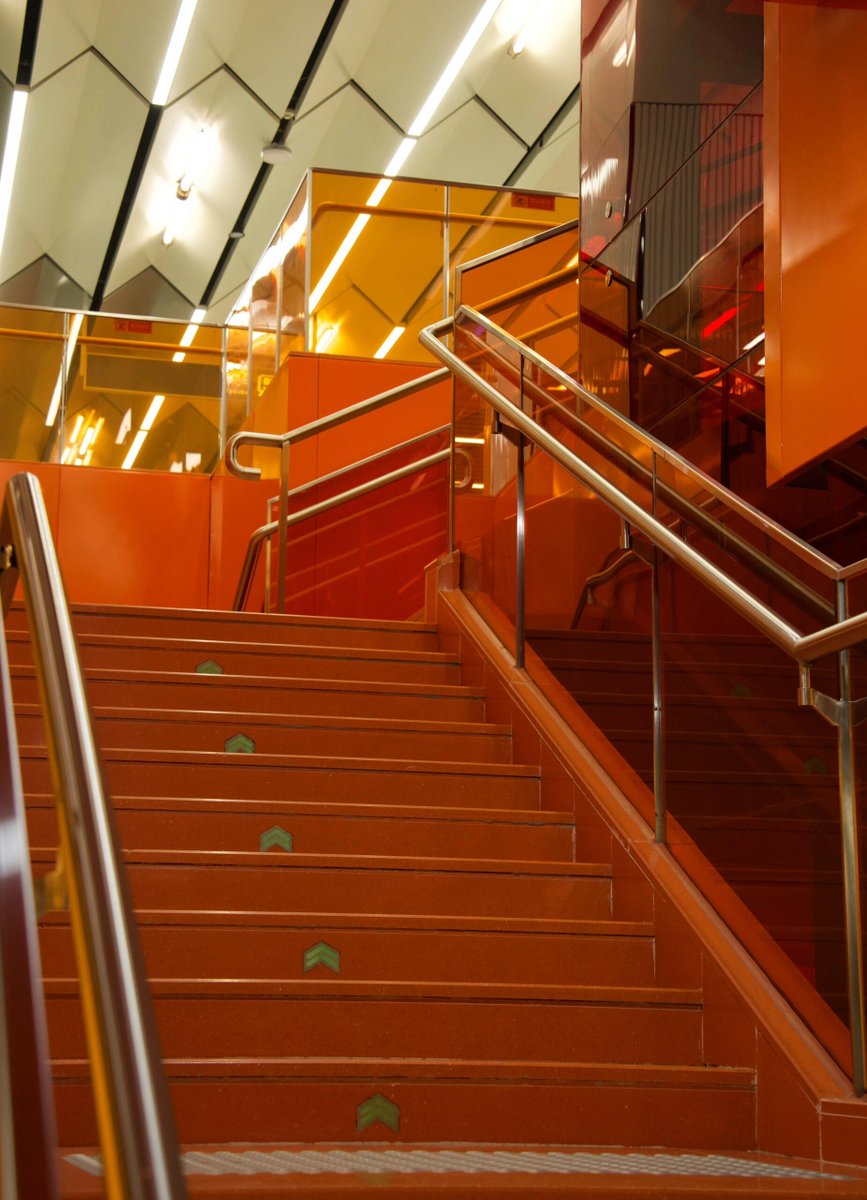 🚇 Nanjing Metro Line 7 – easy to get around!

The south section is open, and the middle section is coming soon! With 13 transferable stops, you'll save so much time. And the metro's got a cool, geeky aura that is perfect for your 2025 Nanjing memories!

#EverChangingNanjing