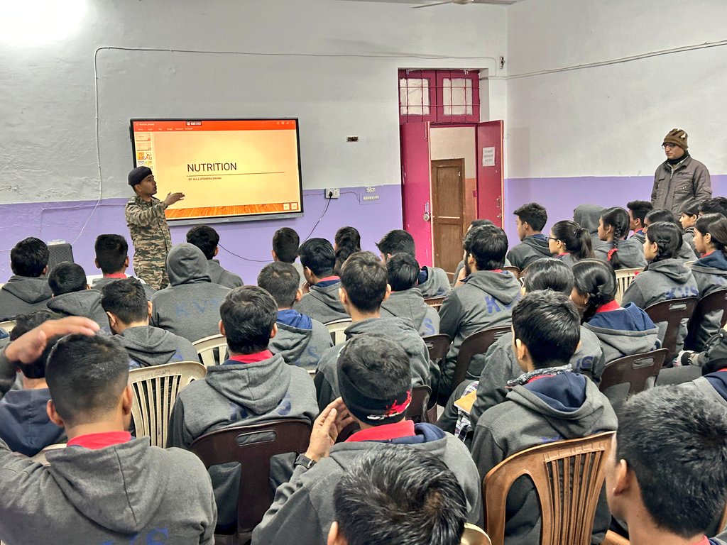 SWComd_IA's tweet photo. Nutrition Awareness Drive

#MilitaryHospitalBikaner, organized an inspiring two-day Nutrition Awareness Drive, engaging young minds through interactive lectures and quizes at #KendriyaVidyalaya and #ArmyPublicSchoolBikaner, with students learning the art of creating a balanced diet with fruits, vegetables, grains, proteins and minerals to fuel a healthy lifestyle.

#HealthyLiving 
#NutritionEducation 
#IndianArmy 
#SaptaShaktiCommand 
#ChetakCorps 
#RanbankuraDivision 

@adgpi
@HQ_IDS_India
@ChetakCorps_IA 
@PRODefRjsthn