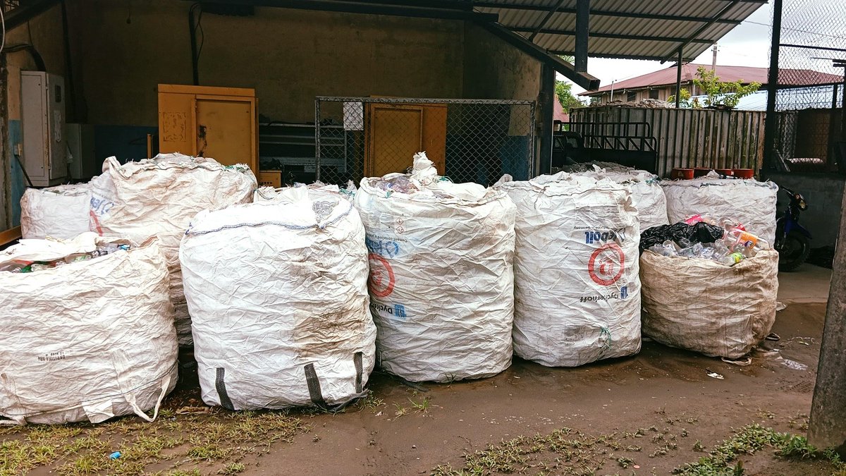 GadAguarico's tweet image. Hoy a partir de las 5:00 p.m., concluye la recepción de botellas plásticas en las instalaciones del Gobierno Autónomo Descentralizado Municipal del Cantón Aguarico (GADMCA), como parte del proyecto de reciclaje liderado por la Unidad de Gestión Ambiental.

#ReciclajeResponsable