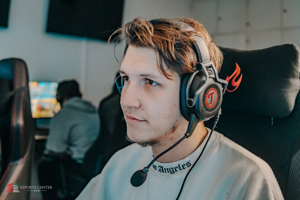 EsportsCenterDE's tweet photo. Mit Team 'Fantasy' hatten wir diesen Monat unser erstes Team des Diamond Clubs bei uns zu Gast! 🥳

💎 @EntropyDiamonds https://t.co/DFvPZpEI4n