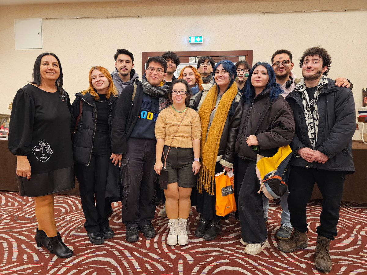 LODOS Topluluğu olarak 15 Aralık Pazar günü Türkiye Down Sendromu Derneği (TDSD) tarafından düzenlenen yılbaşı kermesindeydikk!!

Ekibimizle birlikte düzenlenen etkinlikte oraya gelen dostlarımızla çok eğlenceli bir gün geçirdikk!!🤝♥️