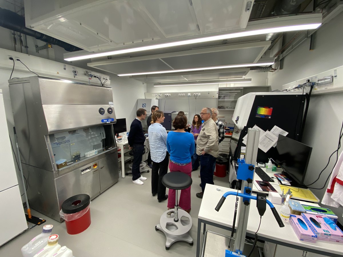 Cytometry_EPFL's tweet image. 📢 On Nov 12, we gathered for the Swiss Flow Cytometry Core Manager Meeting at ETH-Basel's D-BSSE Single Cell Facility, hosted by Thomas Horn.
Discussed platform operations, maintenance contracts, & staff training/career dev.
Ended with a tour of their impressive facilities!