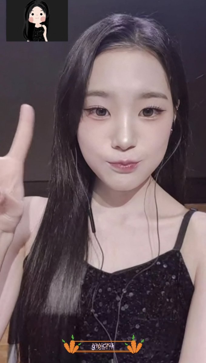 g1pichu's tweet image. I show the photocard to her ㅠㅠㅠㅠㅠㅠ why jiyeon is so cute and kind and sweet like this 🥺🥹🧡🫶

#tripleS #트리플에스 
#JiYeon #지연