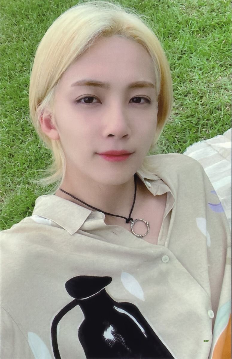 금발미소년