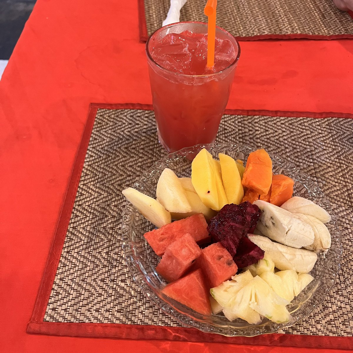 夕食後のデザート、明後日には日本へ