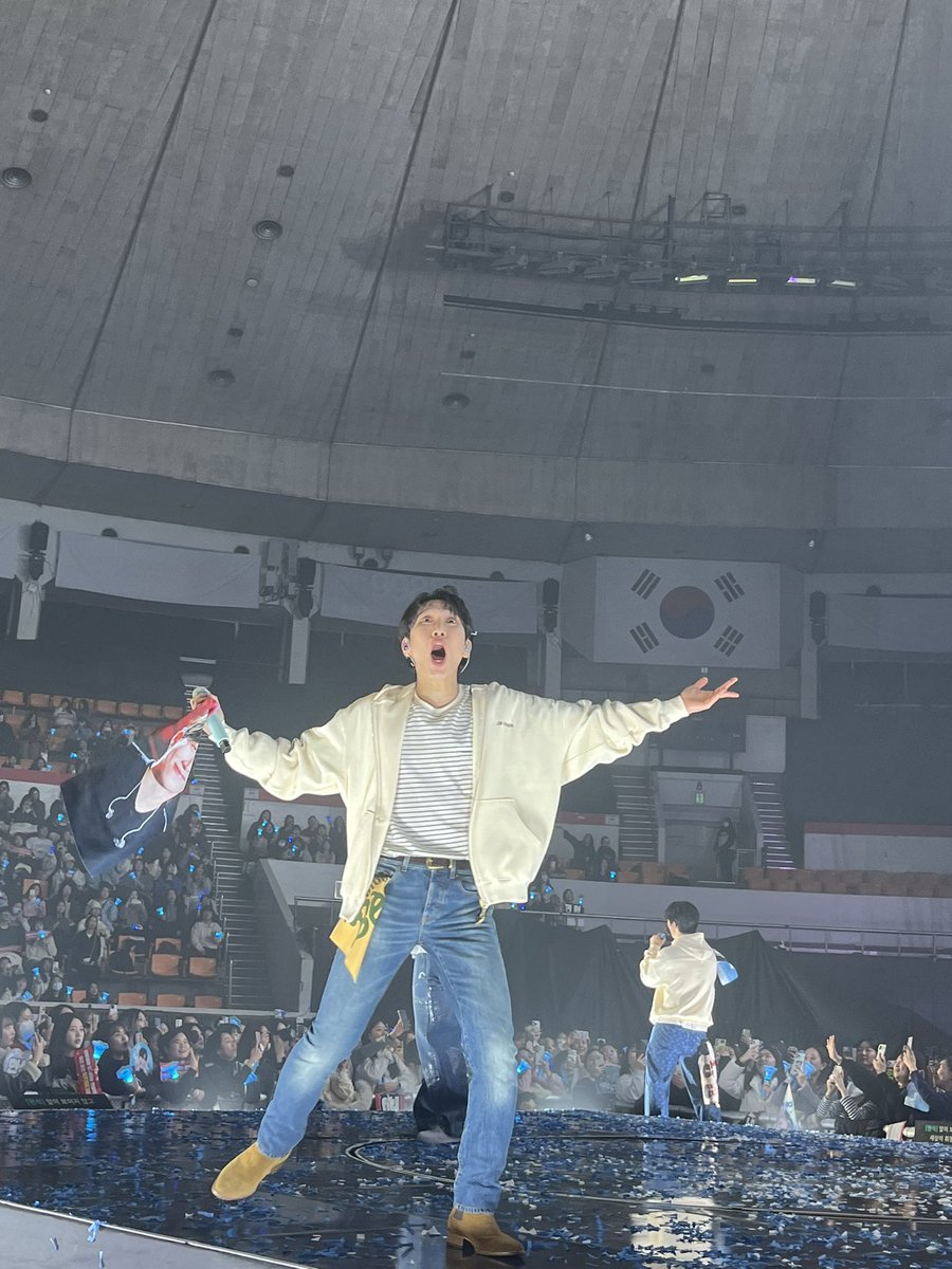 은광 : 아!!! 오!!!!

왜 소리가 들려..??ㅋㅋㅋㅋ 귀엽다..응가...