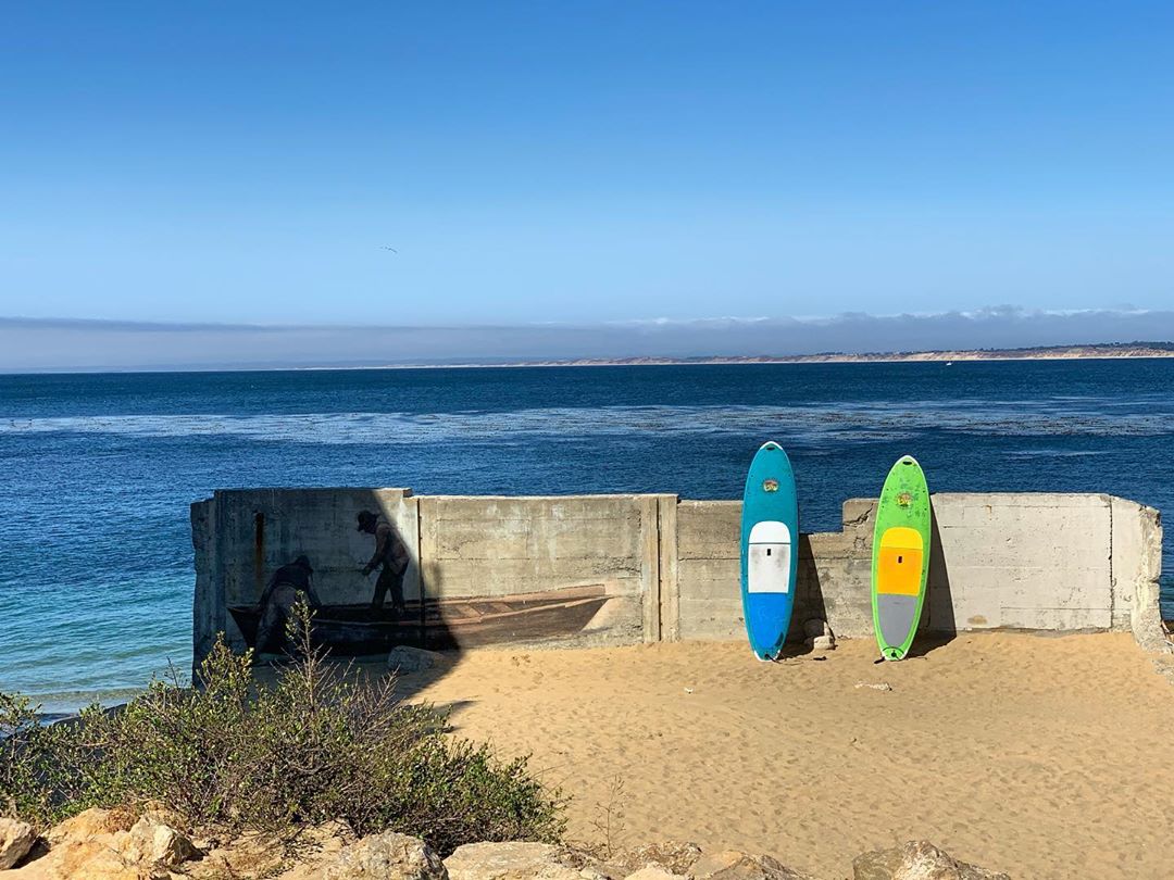 Holiday magic meets coastal adventure on Cannery Row. Thanks to @harmonywheeler for this serene moment! Plan your visit at CanneryRow.com.
.
.
.
#CanneryRow #CaliforniaWinter #HolidayRelaxation #VisitCalifornia #Surf