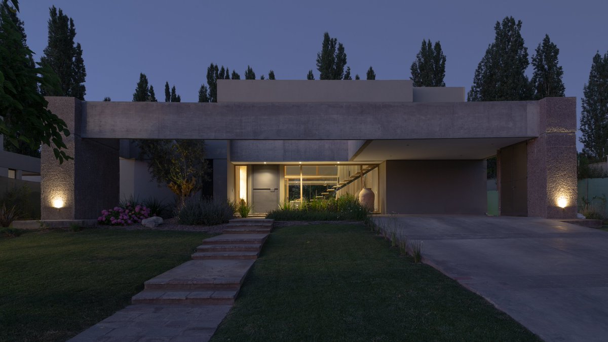 Pasen todos y vean, el excelente trabajo que realizamos en Estudio Reina Arquitectos. No se priven de nuestros servicios.
behance.net/gabrielareina1