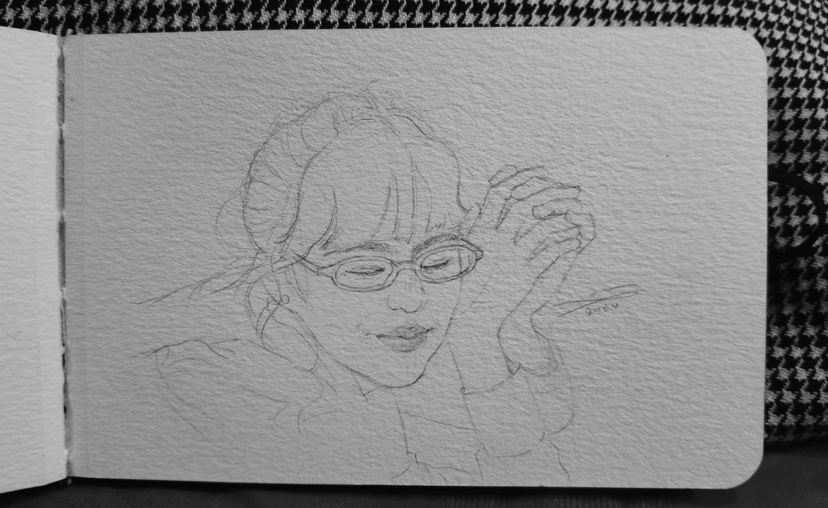 SWunderschon's tweet image. Did a quick sketch kasi napaka-cutie patootie niya.

#binimaloi