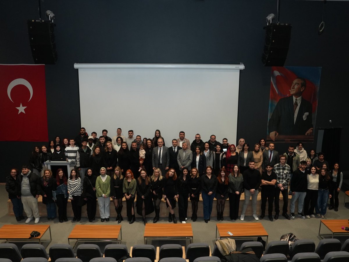 bandirmauni's tweet photo. Üniversitemiz Bandırma Meslek Yüksekokulu Medya ve İletişim Programı ile Yapay Zeka ve İletişim Topluluğu iş birliğiyle "Yapay Zeka Film Gösterimi" etkinliği gerçekleştirildi.

https://t.co/n0zKy6JVLw https://t.co/FJjFAlgrpo