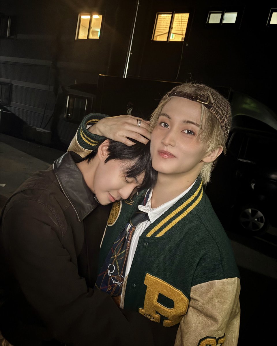 아 잠만 이거 뭔데
아 이거 뭐야? 뭔데? 뭐묘? 뭐임?
나니? 왓더 ,,