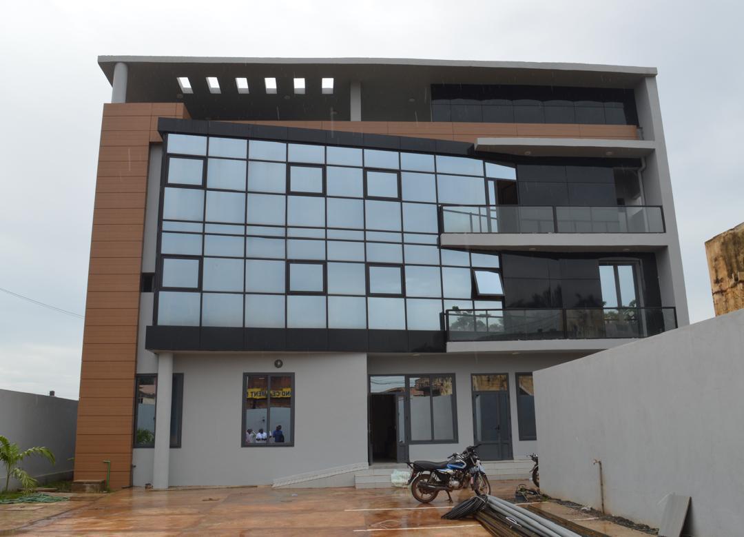 HydrometMali's tweet image. #HYDROMET-Mali, avec le soutien de la Banque mondiale et du Fonds Vert pour le Climat a permis de doter le Système d’Alerte Précoce de son tout premier siège, marquant ainsi la fin de 51 années de location. Ce bâtiment moderne répond aux besoins opérationnels de l’institution.