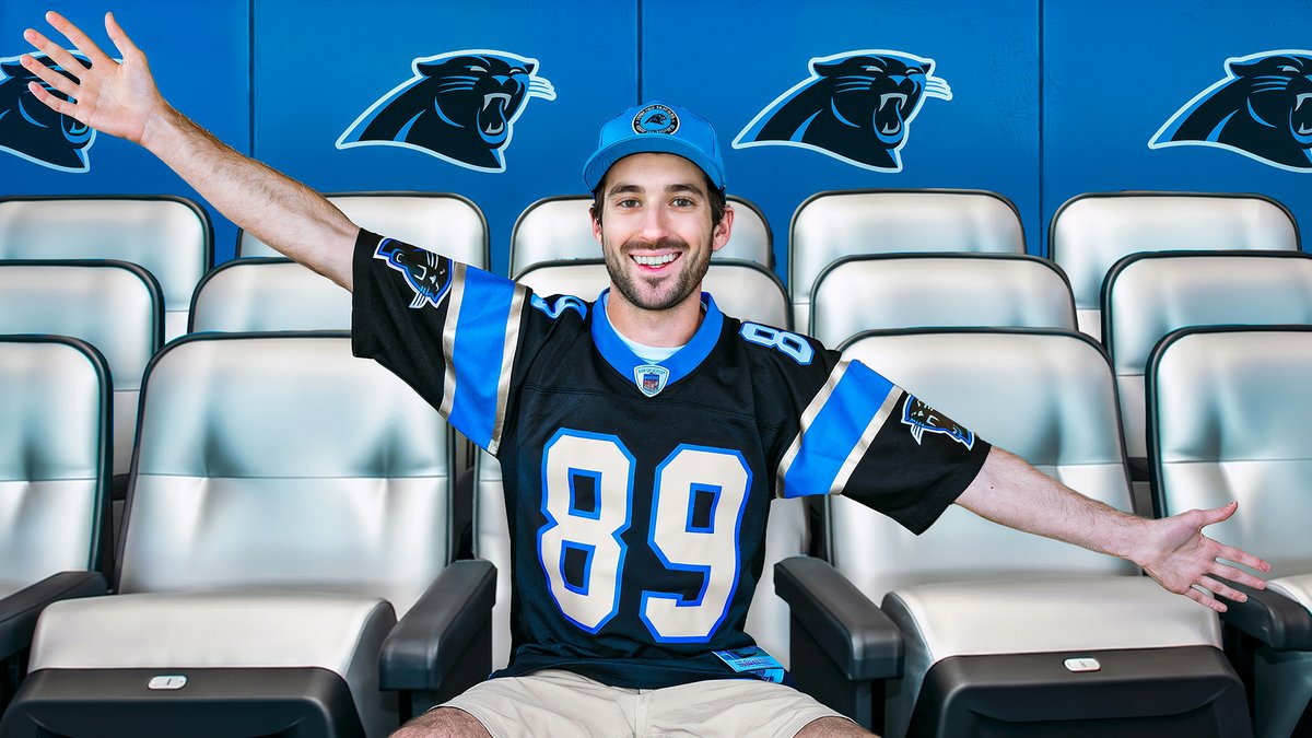 FuadProd's tweet image. Recent thumbnail I designed 

"I Got VIP Seats To Watch The NFL’s WORST Team!"