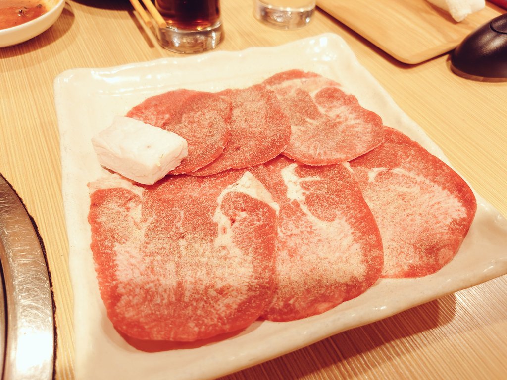 FleN18's tweet photo. 飲み会でひたすら肉を食らうの巻😝 https://t.co/x8ayo3LPBc