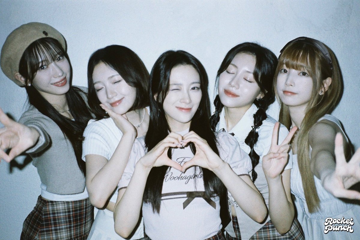 All members of Rocket Punch except for Suyun will be leaving Woollim Entertainment by December 31 following the termination of their exclusive contract.