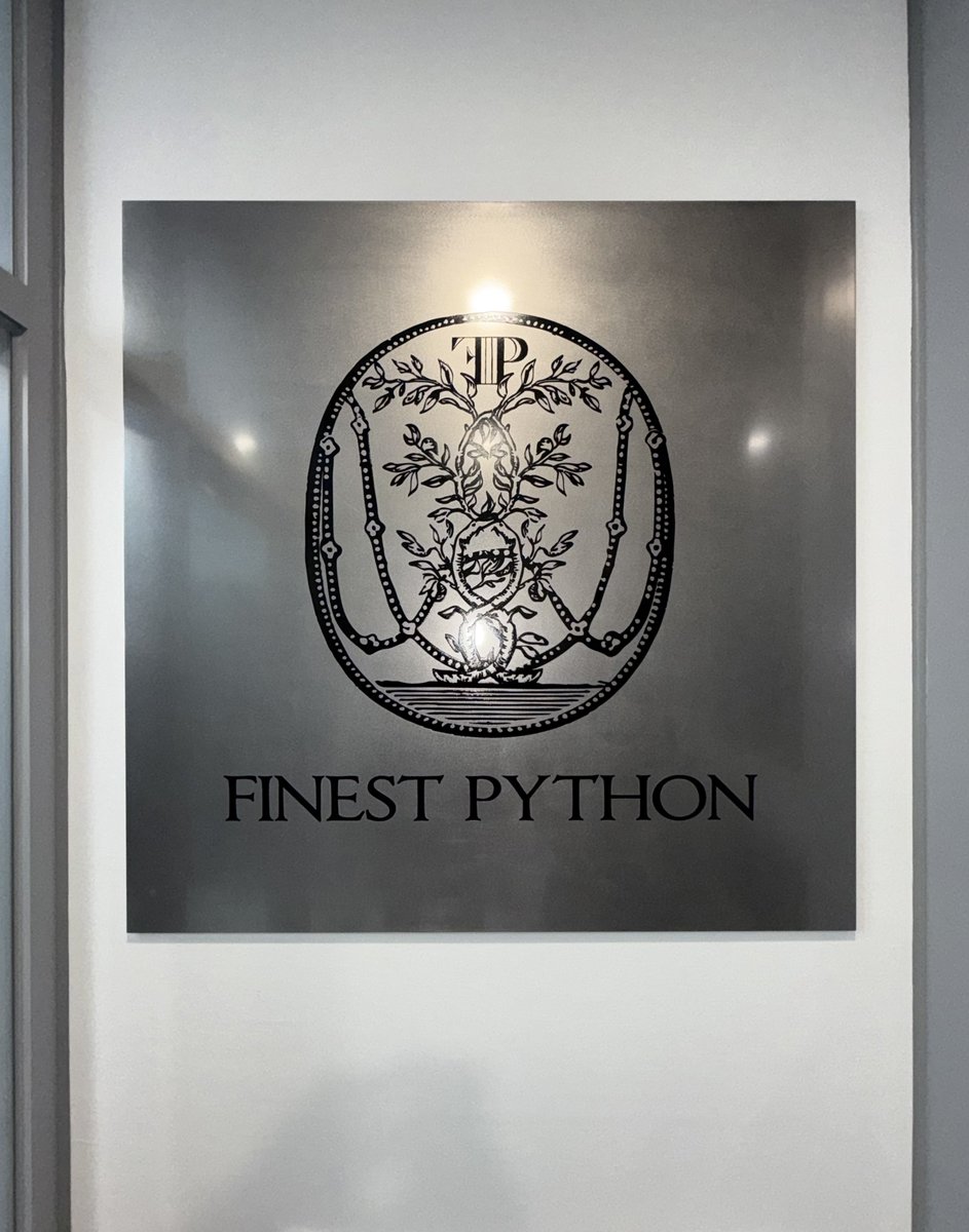 06shockwave's tweet image. ソウルにあるFinest Pythonの今月オープンしたばかりのファシリティ兼店舗に行ってきました!
ビルの11階にある素晴らしい施設でした🙏🏽
#FinestPython
#ボールパイソン
