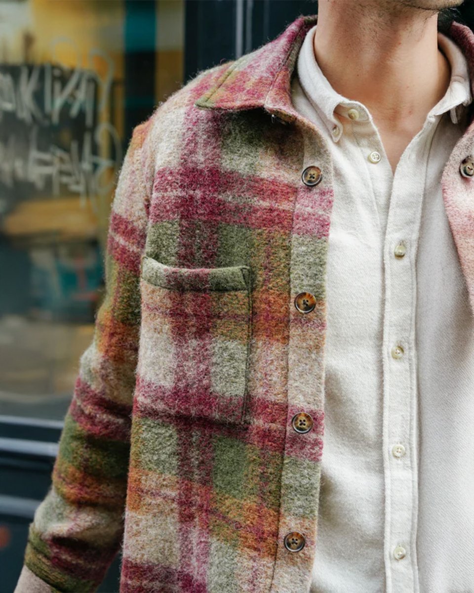 YardsStore's tweet image. Effortless style meets premium comfort with the Portuguese Flannel Parker Overshirt in Bordeaux. Perfect for layering or wearing solo, it’s a timeless piece for any season.

Shop Now: yardsstore.com/collections/la…

#yardsstore #yards #portugueseflannel #menswear