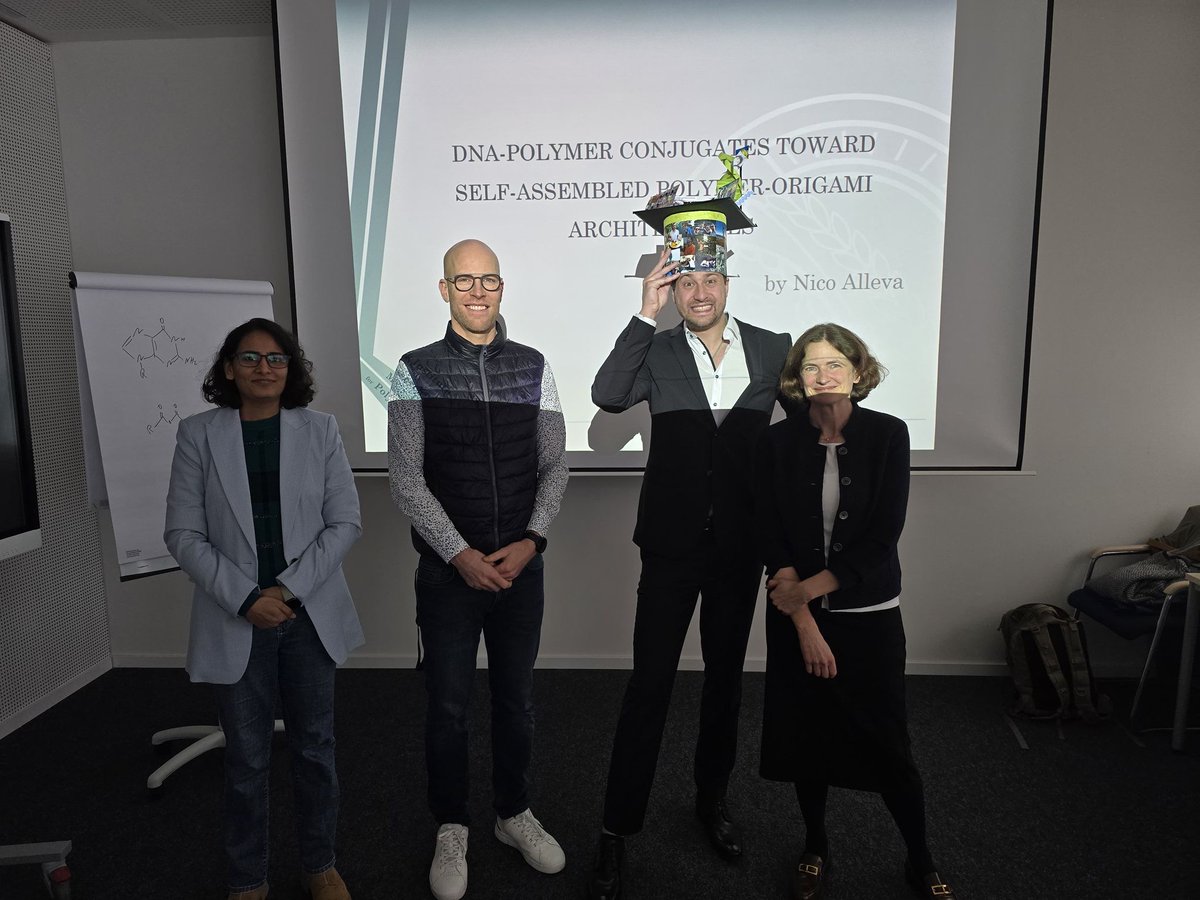 Congratulations to Nico for successfully defending his Ph.D. thesis just before the festive season! He has performed excellent work on self-assembled polymer-DNA origami nanostructures within <a href="/cata_light/">CataLight</a> <a href="/mpi_polymer/">Max-Planck-Institut für Polymerforschung</a> <a href="/Lab_DavidNg/">David Ng 🇸🇬🇩🇪</a>.