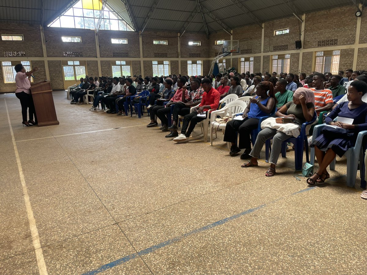 Kigabiro Sector (@sectorkigabiro) on Twitter photo mu cyanya cya GS St Aloys uyumunsi hatangijwe Itorero ry’Inkomezabigwi 12 ritangizwa na <a href="/KarangwaUmutoni/">Umutoni Karangwa</a> vice Mayor Asoc ya shimiye Leta kuri gahunda nziza y’itorero ya shyizeho ihuza Abanyarwanda by’umwihariko Abanyeshuri bashoje amashuri yisumbuye.
<a href="/PudenceR/">Pudence RUBINGISA</a> <a href="/RadjabM/">Radjab Mbonyumuvunyi</a> <a href="/rrkagabo/">Richards RK</a> mu cyanya cya GS St Aloys uyumunsi hatangijwe Itorero ry’Inkomezabigwi 12 ritangizwa na <a href="/KarangwaUmutoni/">Umutoni Karangwa</a> vice Mayor Asoc ya shimiye Leta kuri gahunda nziza y’itorero ya shyizeho ihuza Abanyarwanda by’umwihariko Abanyeshuri bashoje amashuri yisumbuye.
<a href="/PudenceR/">Pudence RUBINGISA</a> <a href="/RadjabM/">Radjab Mbonyumuvunyi</a> <a href="/rrkagabo/">Richards RK</a>