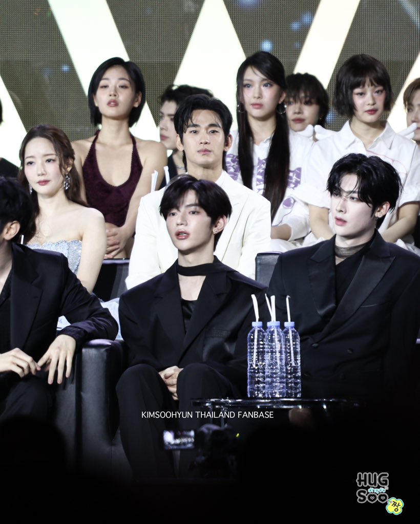 สวัสดีค่ะ คุณนักแสดงคิมซูฮยอน 

หล่อมากกกก หล่อจนจะวูบ หล่อฟ้าประทาน 

#AAA2024inBKKxKimSooHyun
#AAA2024xKimSooHyun
#AAA2024 #AAA2024inBKK 
#คิมซูฮยอน #김수현 #KimSooHyun