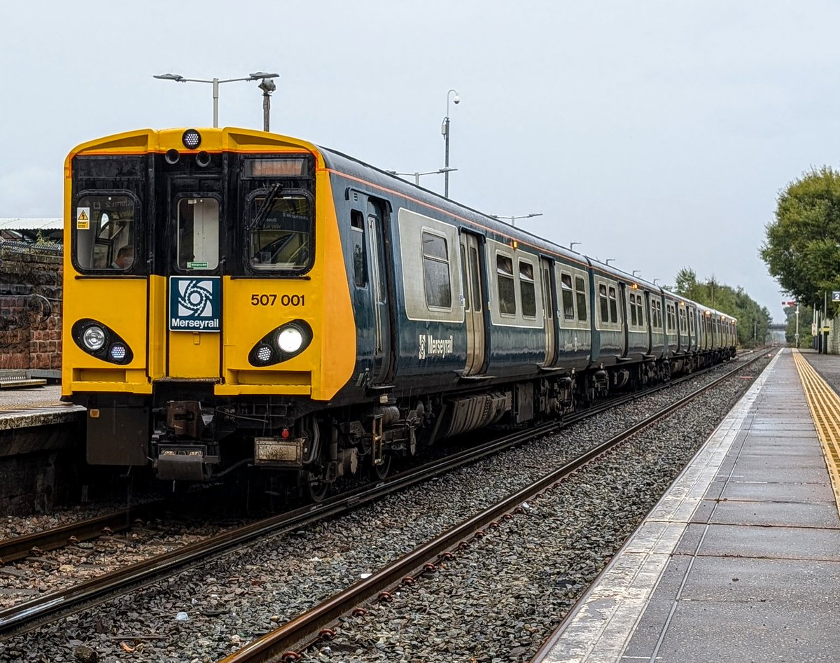 DownOnTheStour's tweet photo. Year in Review 2024: September ✨

Saw me headed aboard to see some Spanish CAFs, Ruddington to see their locomotive collection. 👏

Also 2 farewells with the WMR 323 farewell &amp; the Wirral 507 farewell 🥲

#yearinreview #class31 #spain #class507 #class323 #PEP #hypernetworker https://t.co/NNxnJDJiGq