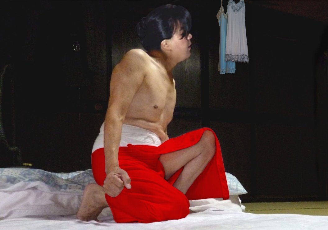 143541z's tweet photo. 寒さ堪えて、この姿です #下着女装 #熟女装 赤い腰巻女装 https://t.co/DrdYCtu5GQ