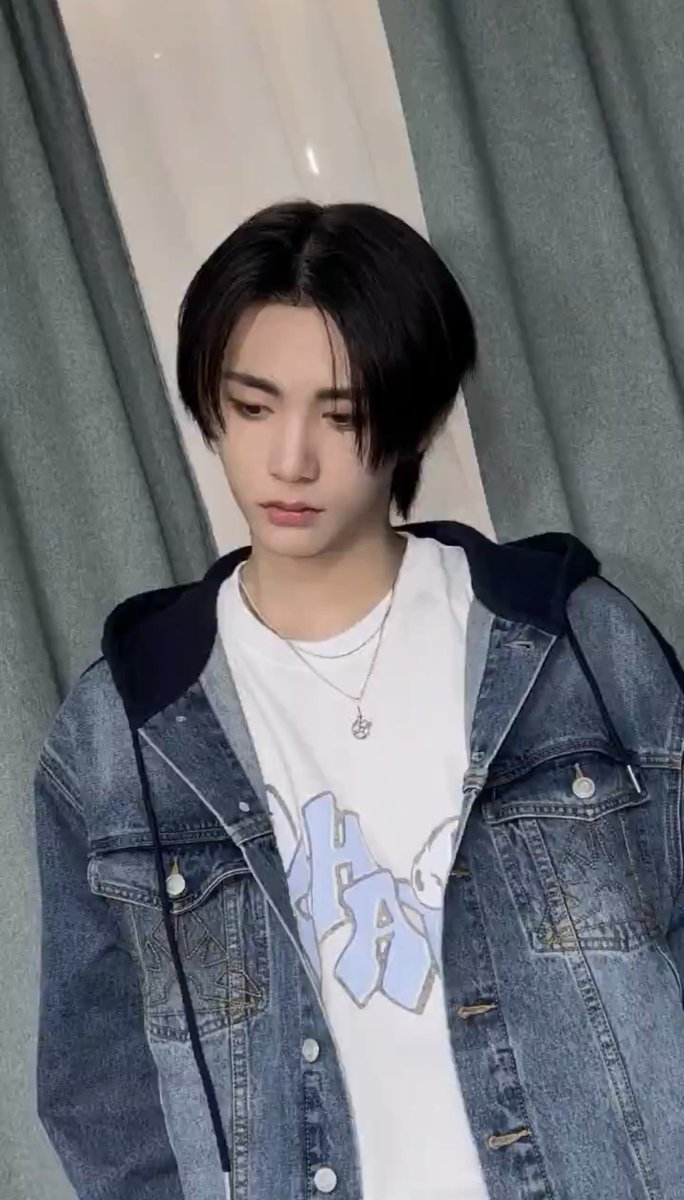 hentaesan's tweet photo. just a young soul rocking the denim vibes, keeping it chill in my favorite tee. life’s too short to blend in, so here’s to standing out with style and comfort. let the world see your true colors, one outfit at a time. https://t.co/l9yDDWhe4F