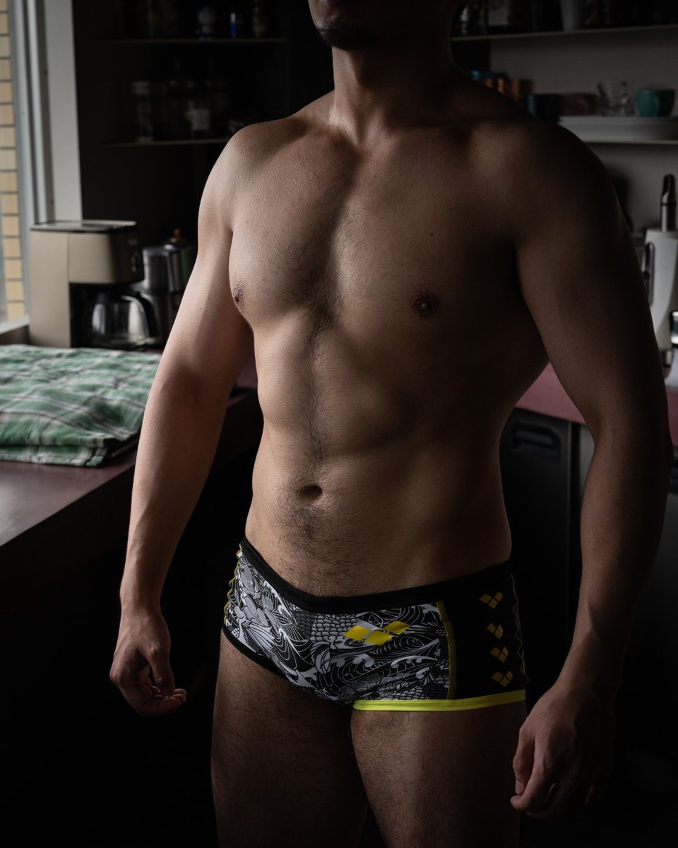 こんばんは！
今年のブラックヌードの営業も残すところ今日と明日のみとなります！
今年も一年支えて下さりありがとうございました💦
今夜の地下のブラックヌードのスタッフは健さん、Noriさん、Leoさんでお迎えしてくださいます✨
今年最後の推しに会うチャンスです！
是非いらして下さいね😁